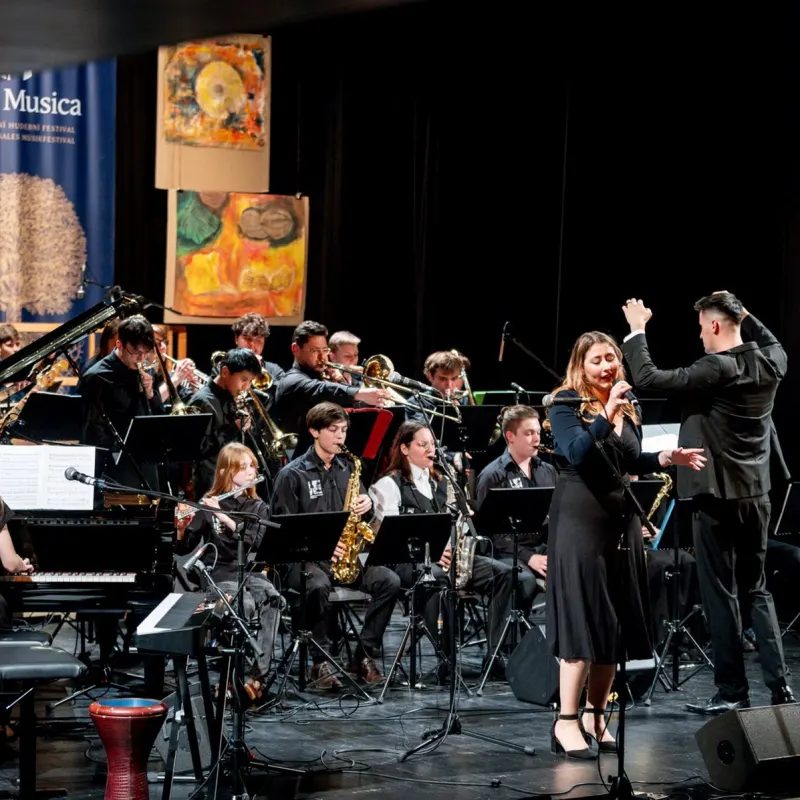 jazzová farma + taneční obor zuš semily + nikola bartošová